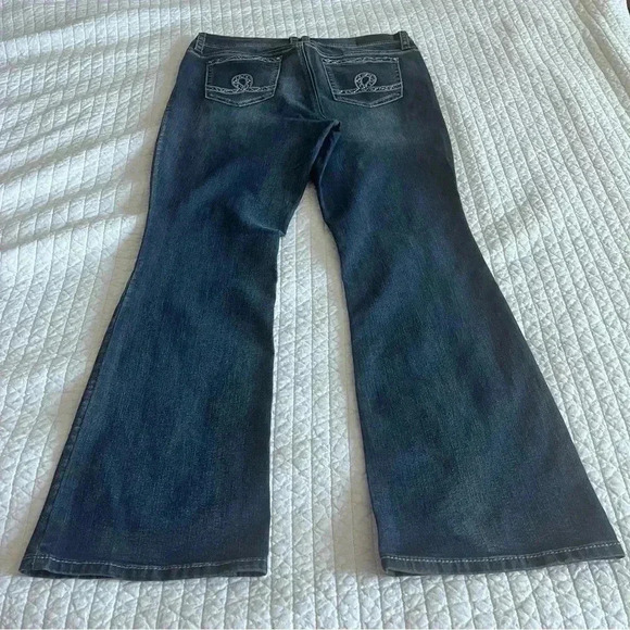 Seven 7 boot cut size 16 woman’s jeans, embellished back pocket dark wash - Picture 2 of 9